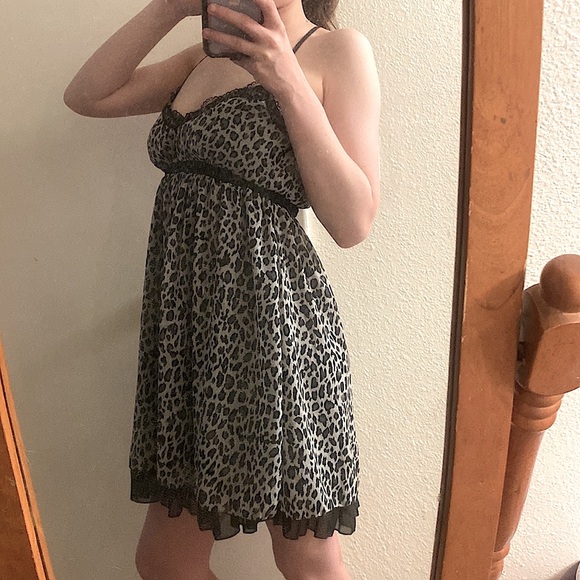 y2k Rachel & Chloe • Leopard Print Dress - Picture 3 of 8